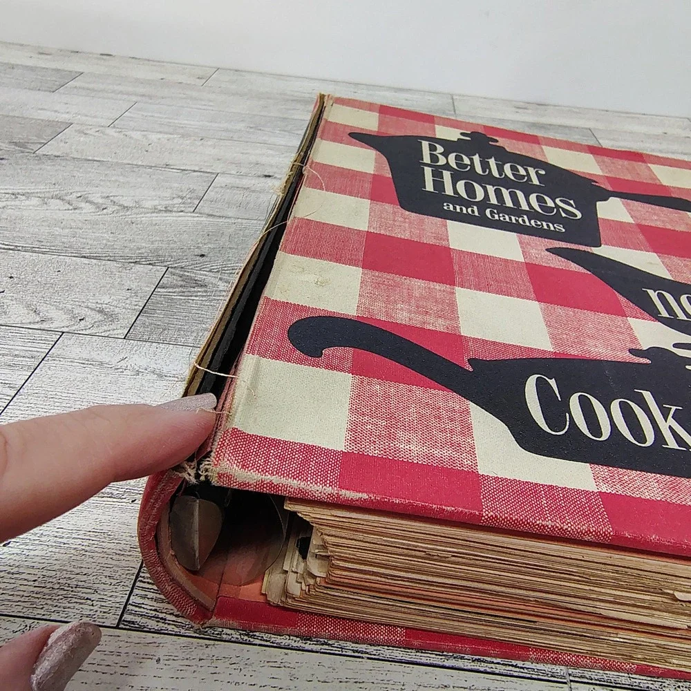 Vtg 1953 Better Homes And Gardens New Cookbook 1st Edition 7th Printing + Extras